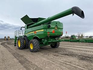 Main image John Deere S780 3