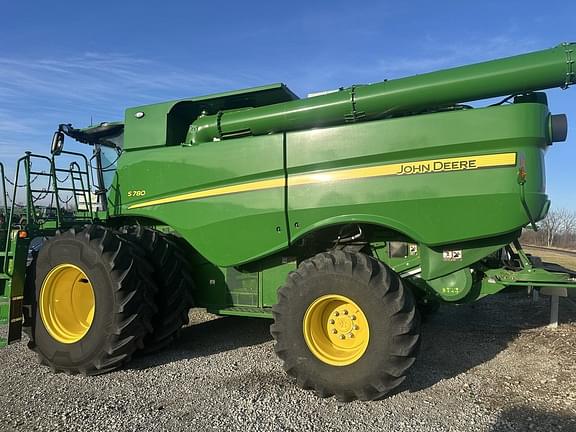 Image of John Deere S780 equipment image 1