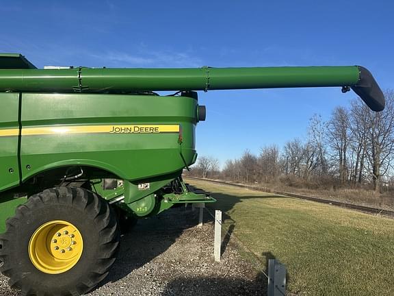 Image of John Deere S780 equipment image 3