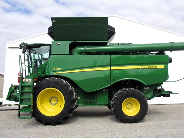 Image of John Deere S780 equipment image 1