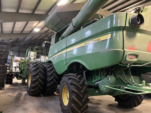 Image of John Deere S780 equipment image 4
