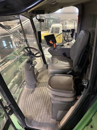 Image of John Deere S780 equipment image 1