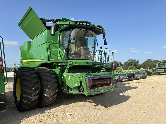 Image of John Deere S780 equipment image 1