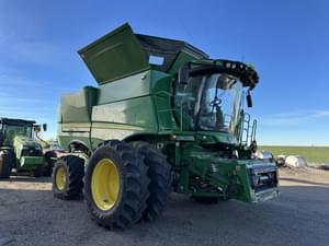 2023 John Deere S780 Image