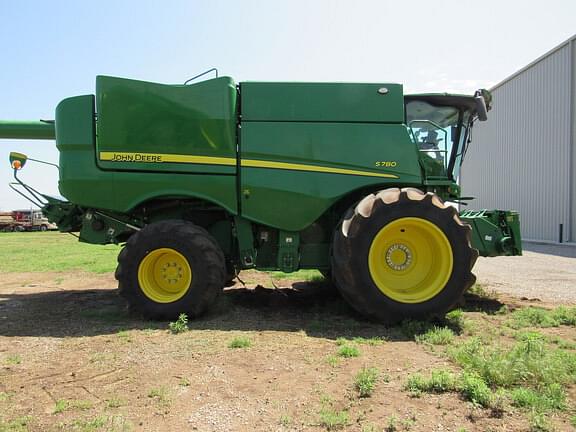 Image of John Deere S780 equipment image 4