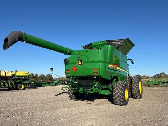 Image of John Deere S780 equipment image 4