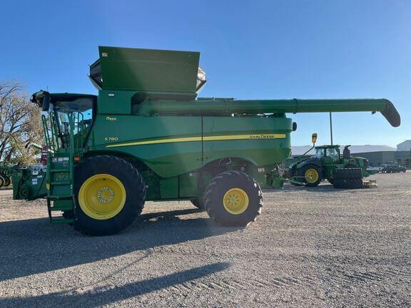 Image of John Deere S780 equipment image 1