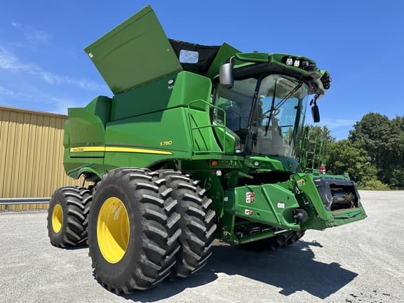 Image of John Deere S780 equipment image 1