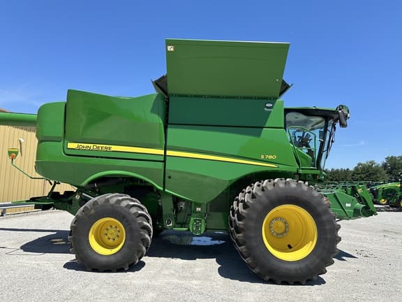 Image of John Deere S780 equipment image 2