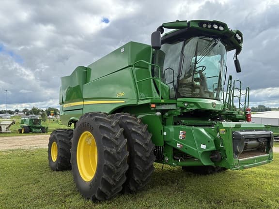 Image of John Deere S780 equipment image 4