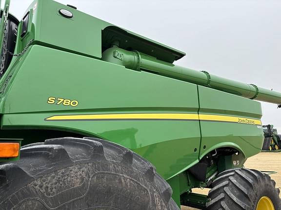 Image of John Deere S780 equipment image 4