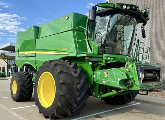 Image of John Deere S780 equipment image 1