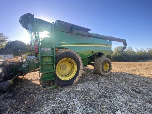 Image of John Deere S780 equipment image 2