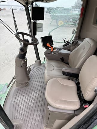 Image of John Deere S780 equipment image 4