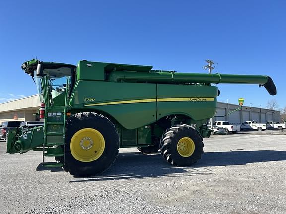 Image of John Deere S780 equipment image 2