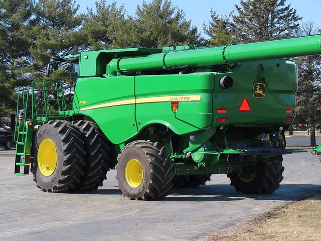 Image of John Deere S780 equipment image 2