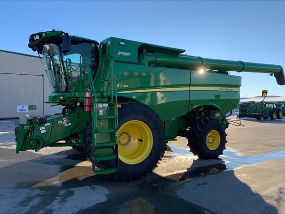 Image of John Deere S780 equipment image 4