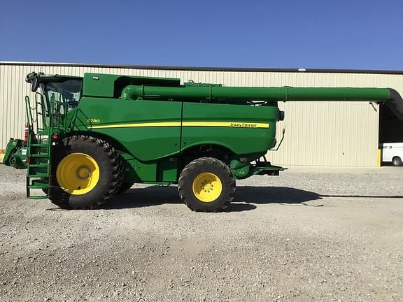 Image of John Deere S780 equipment image 1