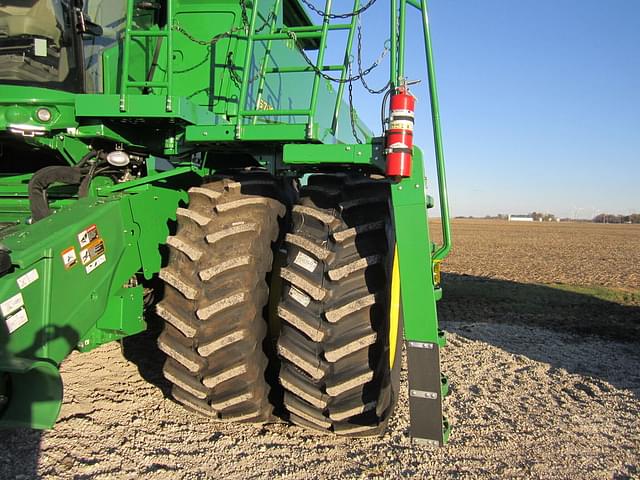 Image of John Deere S780 equipment image 3