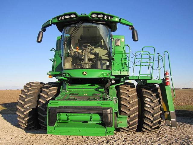 Image of John Deere S780 equipment image 1