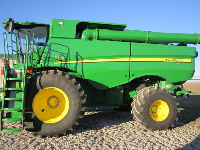 Image of John Deere S780 equipment image 4