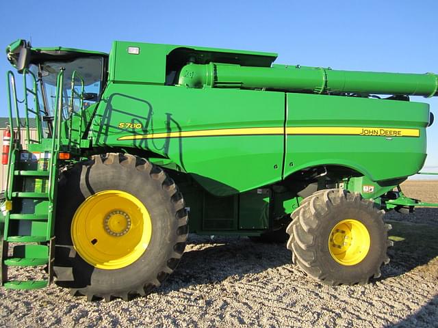 Image of John Deere S780 equipment image 4