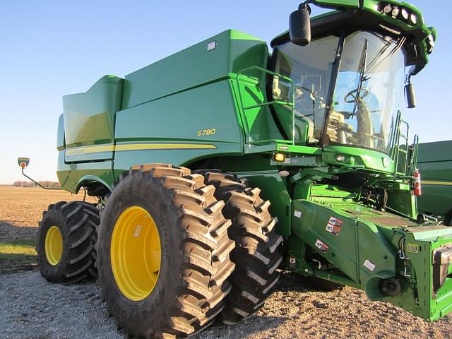 Image of John Deere S780 equipment image 2