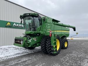 2023 John Deere S780 Image
