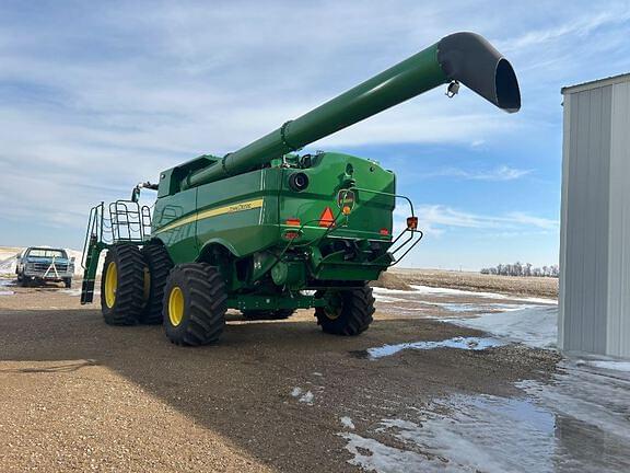 Image of John Deere S780 equipment image 2