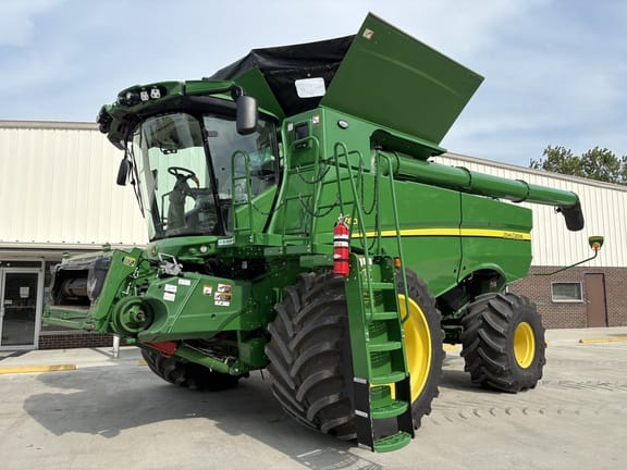 2023 John Deere S780 Equipment Image0