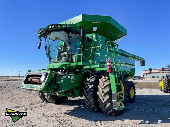 2023 John Deere S780 Equipment Image0