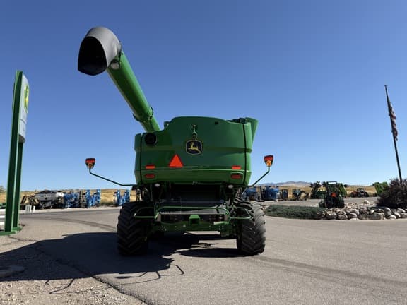 Image of John Deere S780 equipment image 4