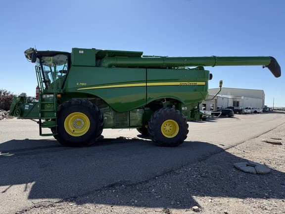 Image of John Deere S780 equipment image 2