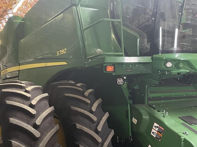 Image of John Deere S780 equipment image 1