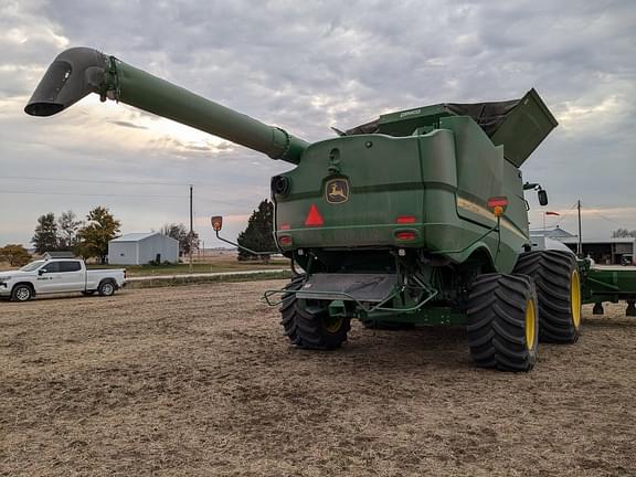 Image of John Deere S780 equipment image 2