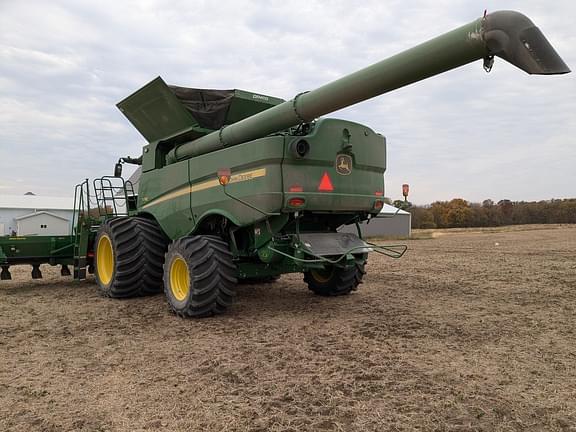 Image of John Deere S780 equipment image 1