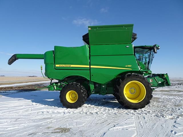 Image of John Deere S780 equipment image 1