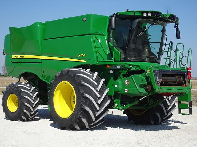 Image of John Deere S780 equipment image 1