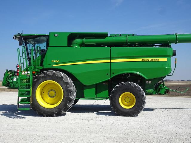 Image of John Deere S780 equipment image 2