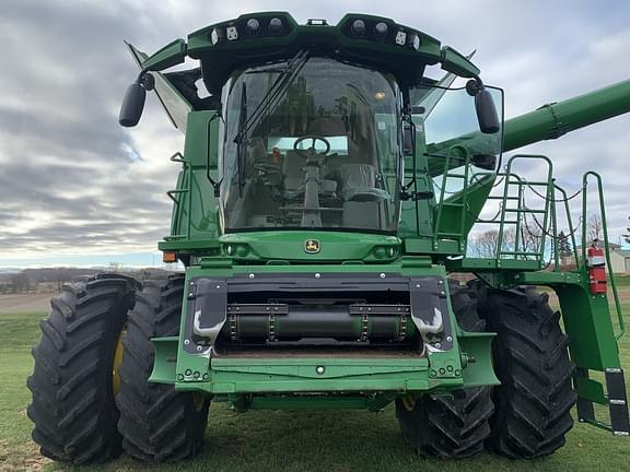 Image of John Deere S780 equipment image 1