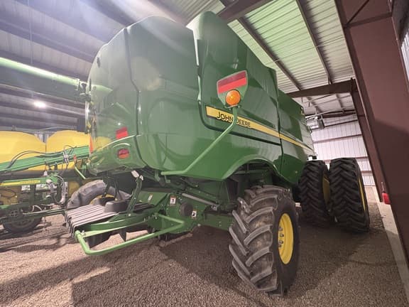 Image of John Deere S780 equipment image 3