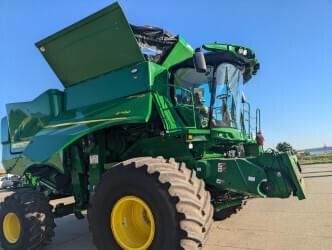 Image of John Deere S780 equipment image 2