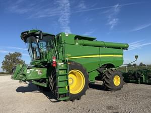 2023 John Deere S780 Image