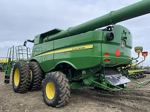 Main image John Deere S780 8