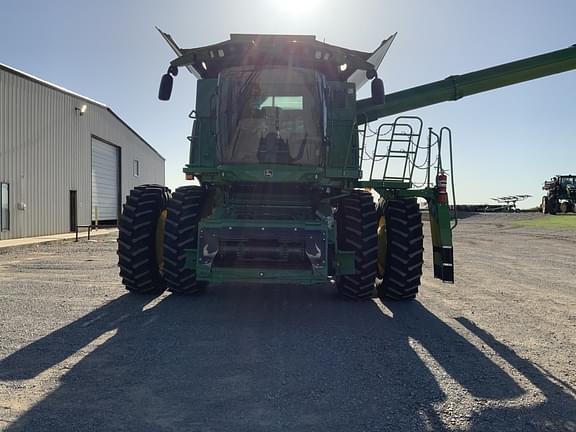 Image of John Deere S780 equipment image 4