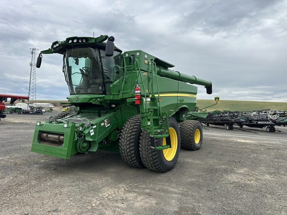 2023 John Deere S780 Equipment Image0
