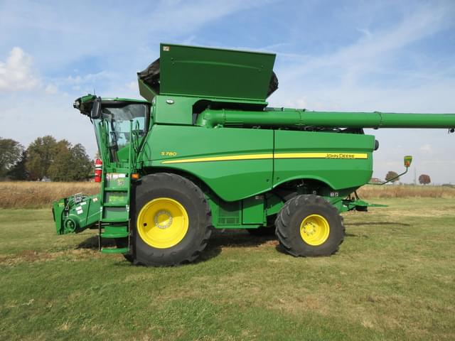 Image of John Deere S780 equipment image 1