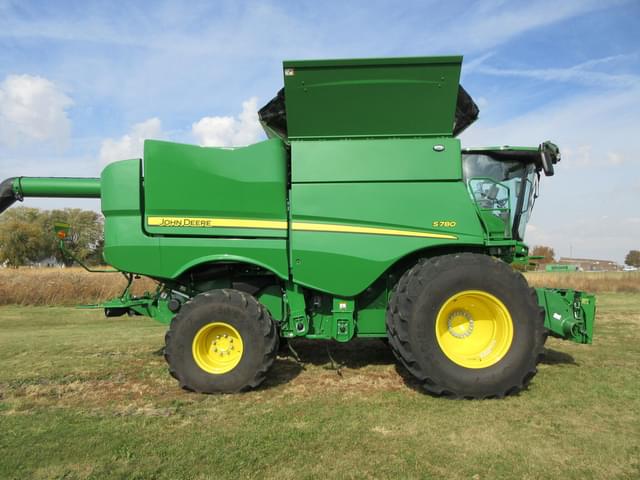 Image of John Deere S780 equipment image 4