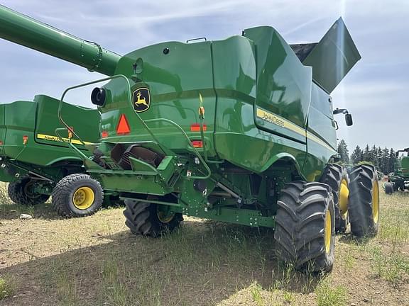 Image of John Deere S780 equipment image 2