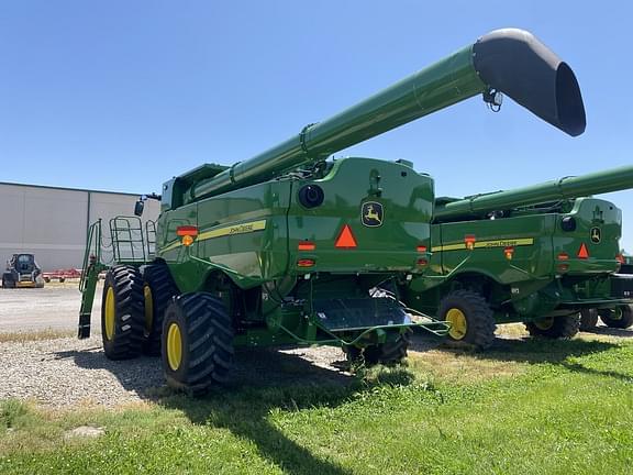 Image of John Deere S780 equipment image 4